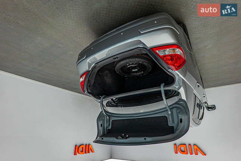 Седан Nissan TIIDA 2011 в Киеве фото 7 Седан Nissan TIIDA 2011 в Киеве