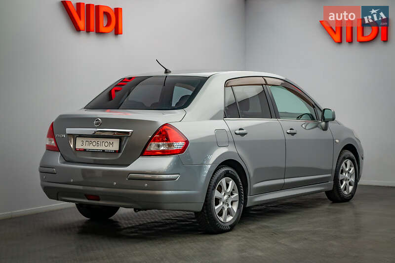 Седан Nissan TIIDA 2011 в Киеве фото 2 Седан Nissan TIIDA 2011 в Киеве