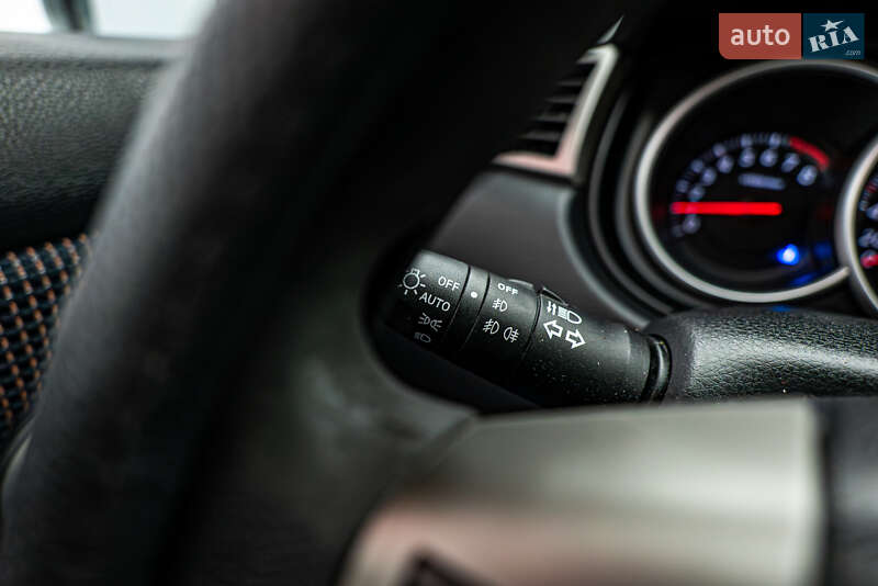 Седан Nissan TIIDA 2011 в Киеве фото 14 Седан Nissan TIIDA 2011 в Киеве