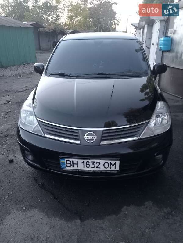 Хэтчбек Nissan TIIDA 2007 в Одессе