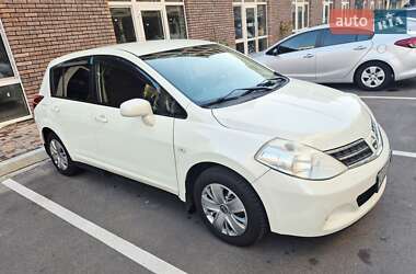 Хэтчбек Nissan TIIDA 2012 в Киеве