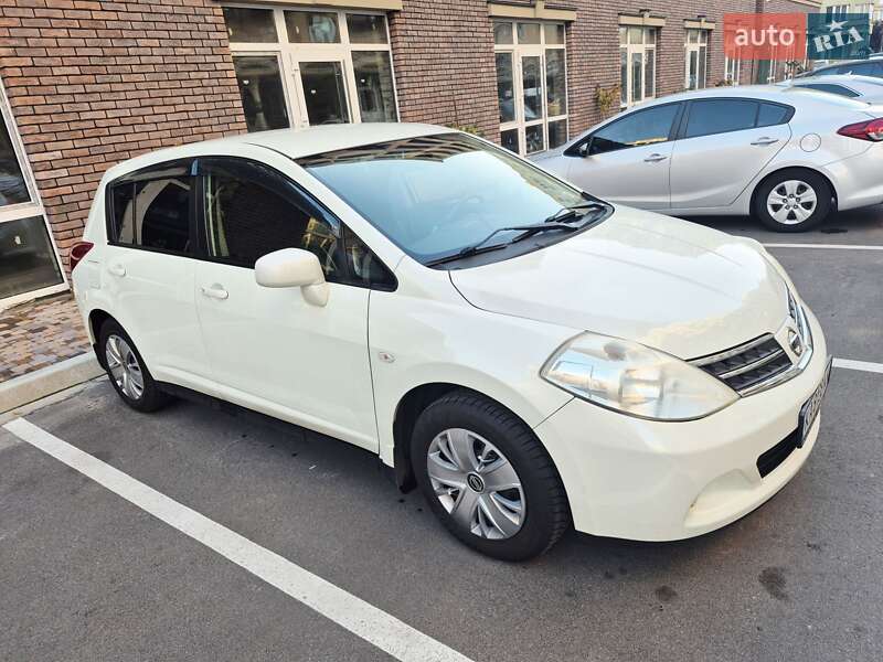 Nissan TIIDA 2012 Nissan TIIDA 2012