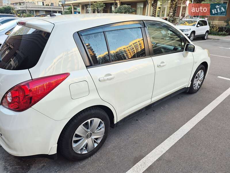 Хэтчбек Nissan TIIDA 2012 в Киеве фото 3 Хэтчбек Nissan TIIDA 2012 в Киеве