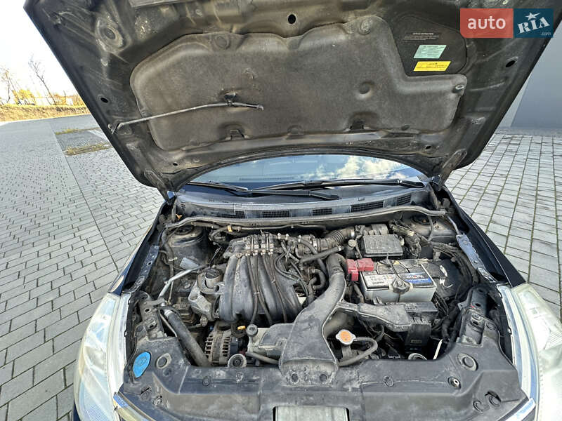 Хетчбек Nissan TIIDA 2008 в Хмельницькому