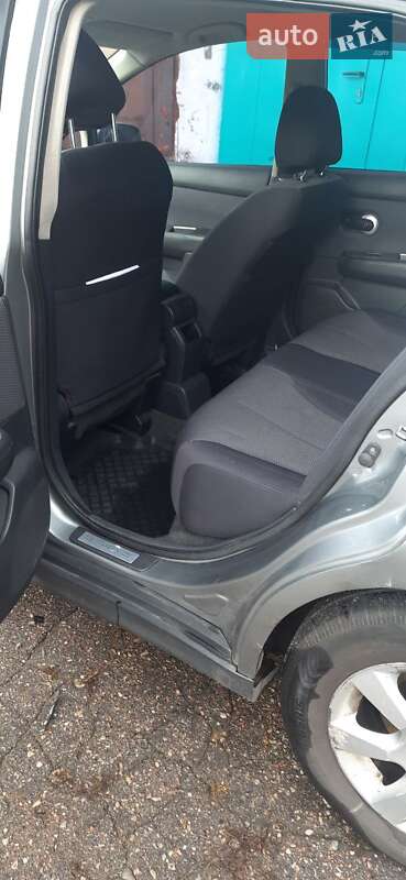 Седан Nissan TIIDA 2008 в Киеве