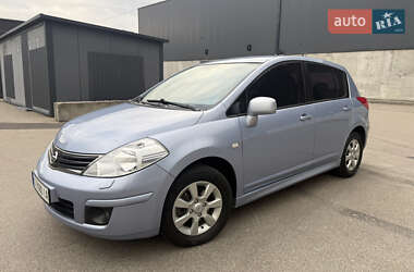 Хэтчбек Nissan TIIDA 2012 в Киеве Хэтчбек Nissan TIIDA 2012 в Киеве