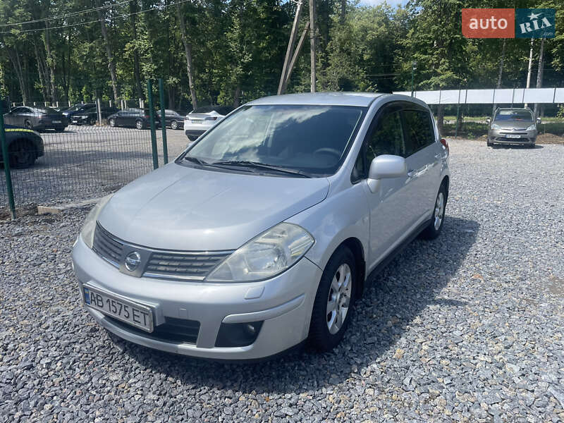 Nissan TIIDA 2008