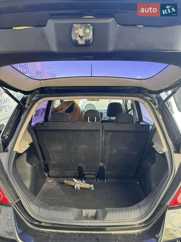 Хэтчбек Nissan TIIDA 2007 в Одессе