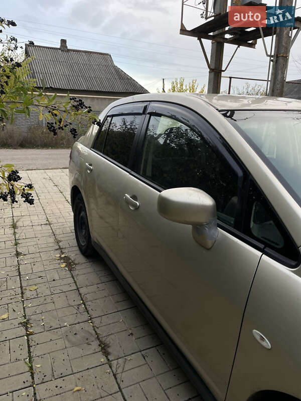 Седан Nissan TIIDA 2011 в Дружковке