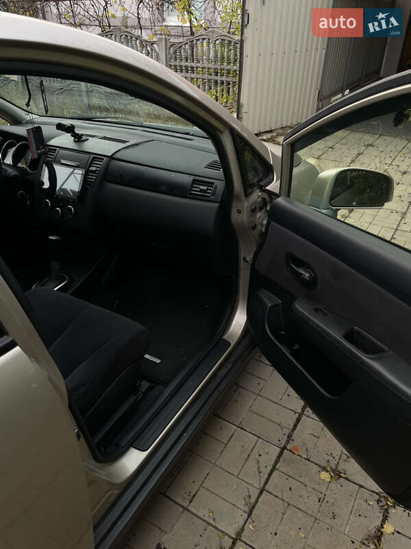 Седан Nissan TIIDA 2011 в Дружковке