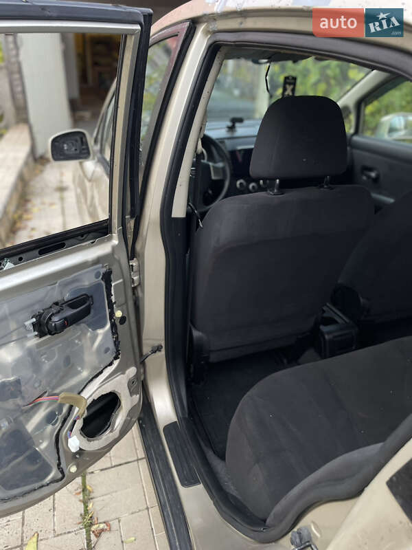 Седан Nissan TIIDA 2011 в Дружковке