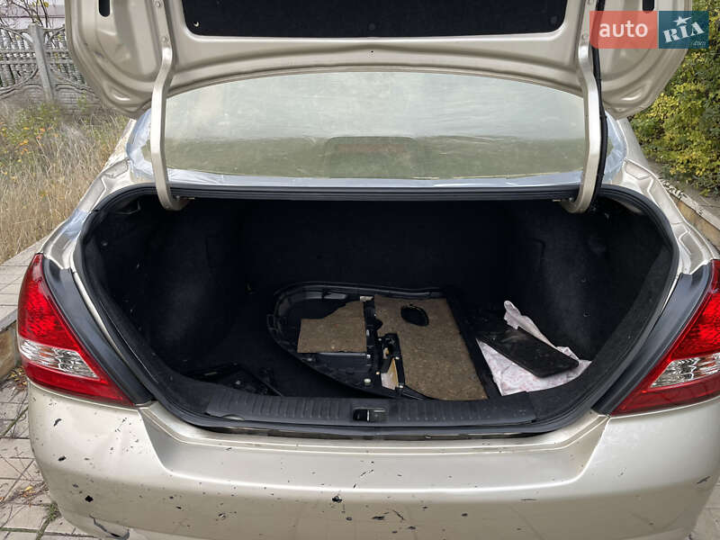 Седан Nissan TIIDA 2011 в Дружковке