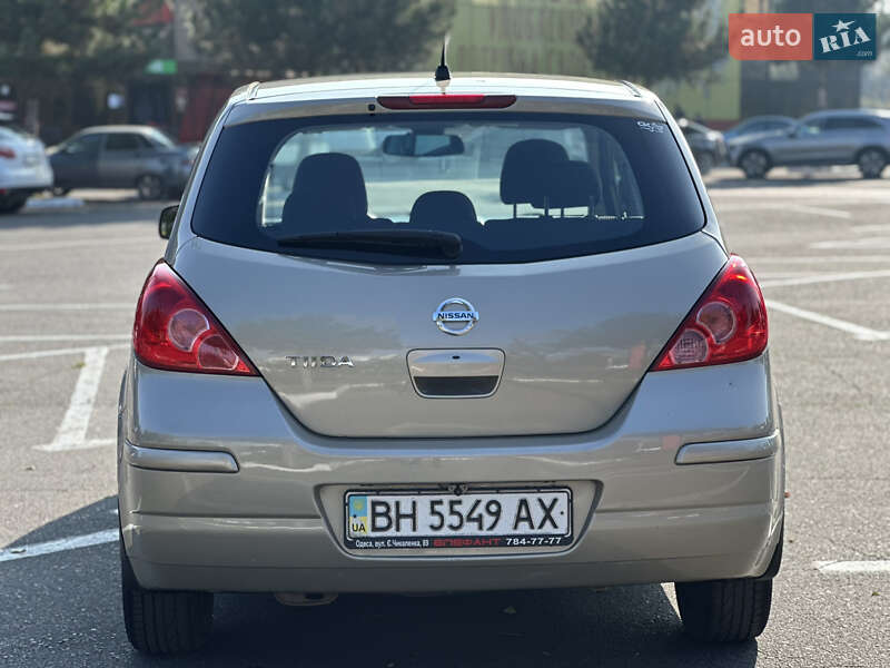 Хэтчбек Nissan TIIDA 2010 в Одессе