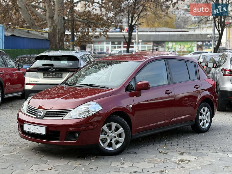 Хэтчбек Nissan TIIDA 2008 в Одессе