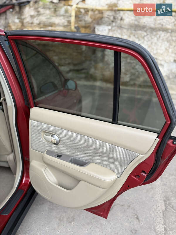 Седан Nissan TIIDA 2008 в Одессе