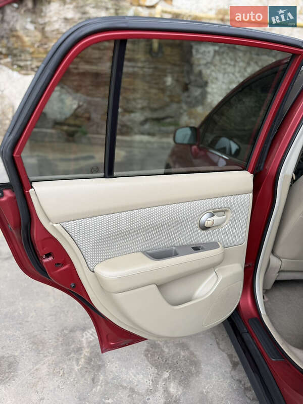 Седан Nissan TIIDA 2008 в Одессе