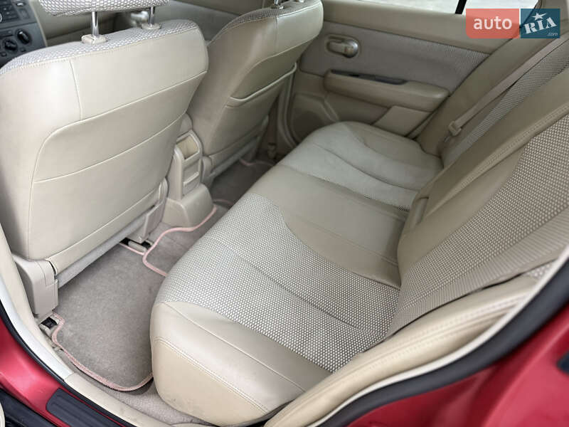 Седан Nissan TIIDA 2008 в Одессе