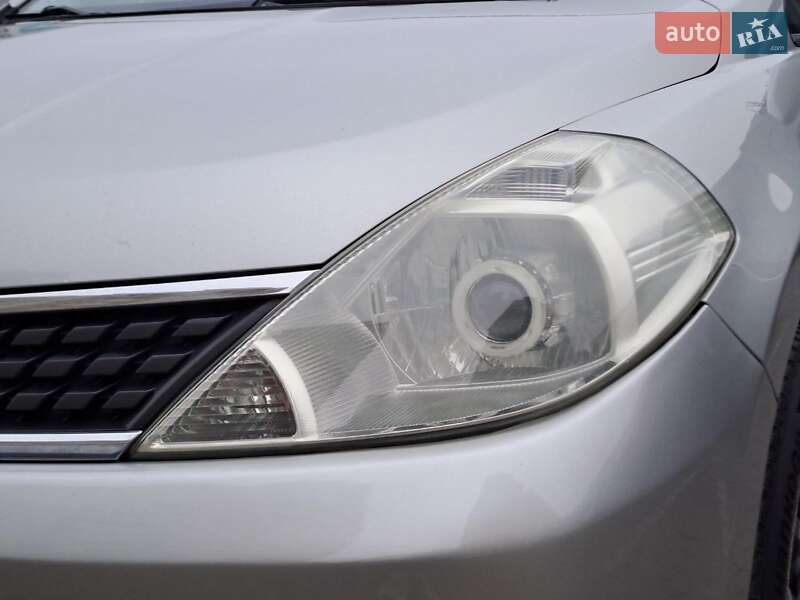 Хэтчбек Nissan TIIDA 2006 в Одессе