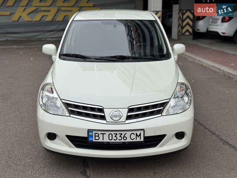 Хэтчбек Nissan TIIDA 2010 в Киеве фото 2 Хэтчбек Nissan TIIDA 2010 в Киеве