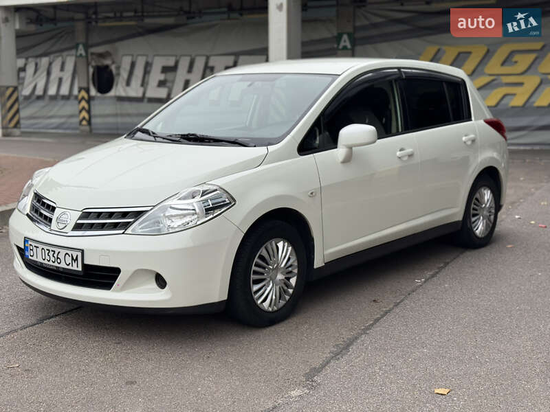 Хэтчбек Nissan TIIDA 2010 в Киеве фото 6 Хэтчбек Nissan TIIDA 2010 в Киеве