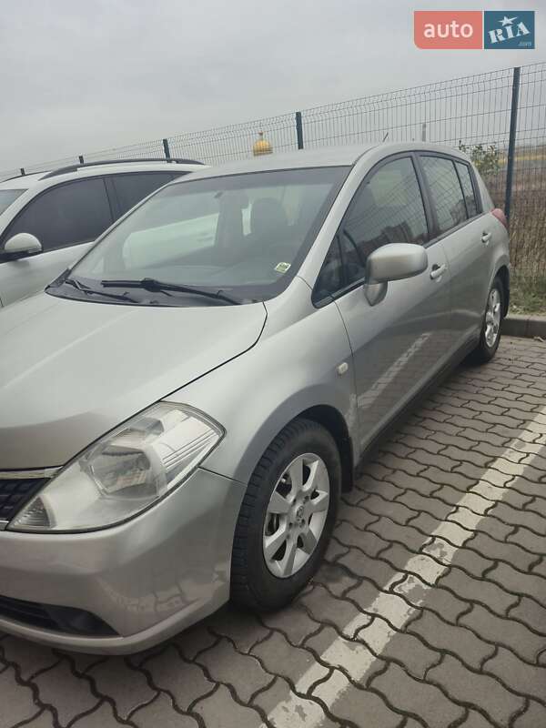 Хэтчбек Nissan TIIDA 2007 в Черноморске фото 2 Хэтчбек Nissan TIIDA 2007 в Черноморске