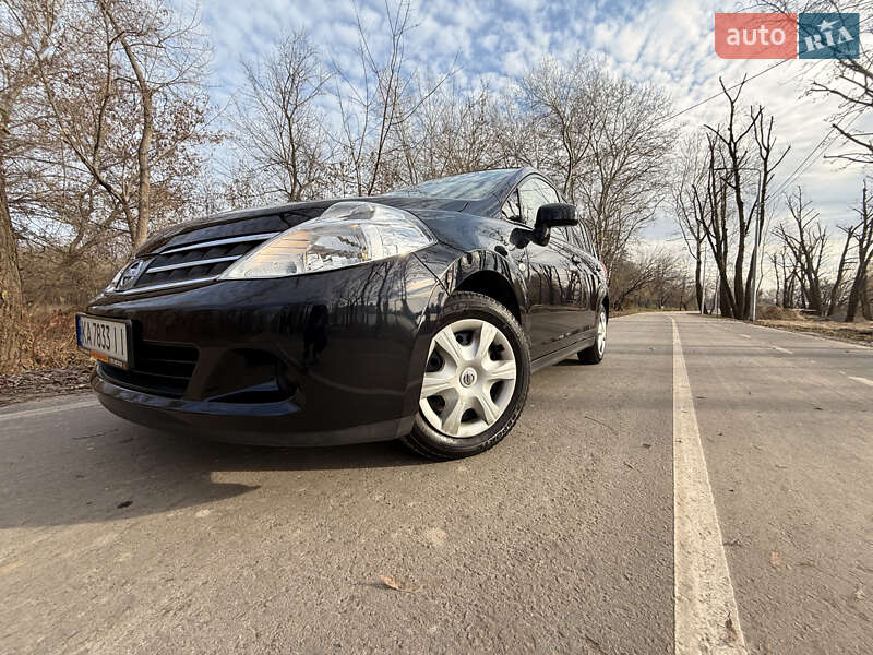 Хэтчбек Nissan TIIDA 2011 в Киеве фото 3 Хэтчбек Nissan TIIDA 2011 в Киеве