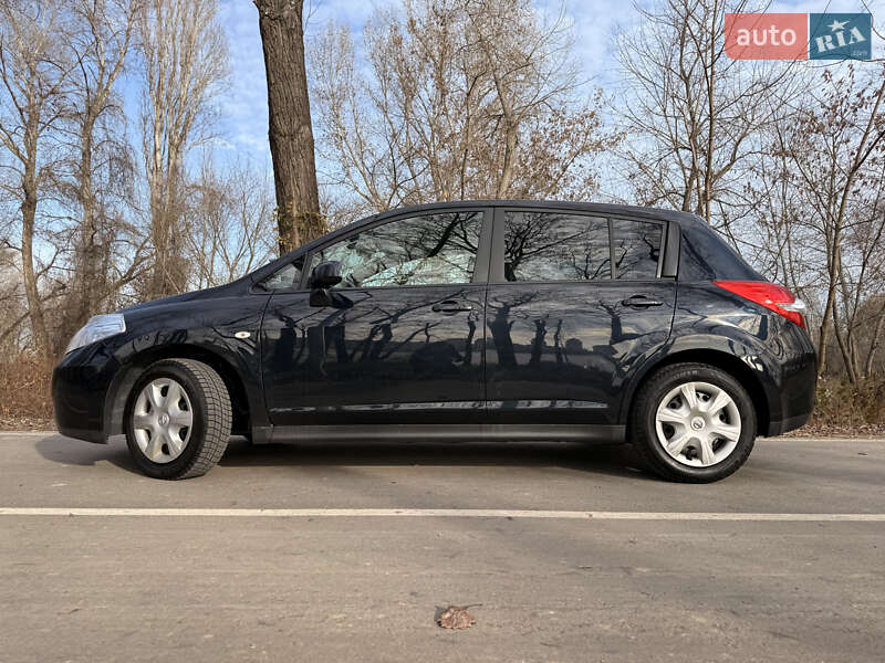 Хэтчбек Nissan TIIDA 2011 в Киеве фото 4 Хэтчбек Nissan TIIDA 2011 в Киеве