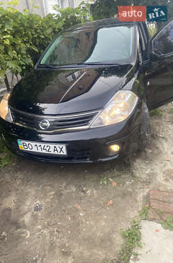 Седан Nissan TIIDA 2011 в Львове