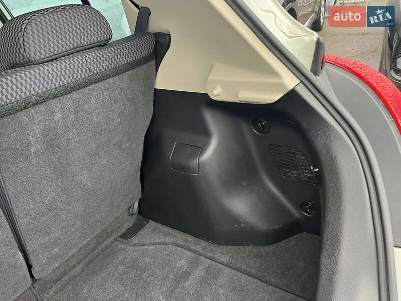 Хэтчбек Nissan TIIDA 2010 в Белой Церкви