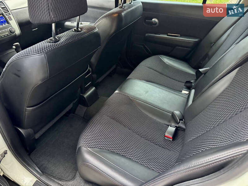 Хэтчбек Nissan TIIDA 2010 в Белой Церкви