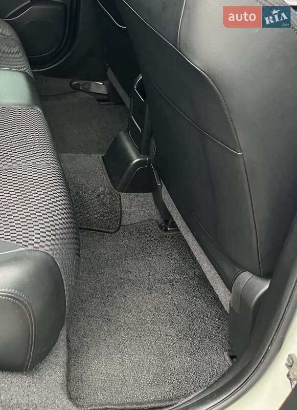 Хэтчбек Nissan TIIDA 2010 в Белой Церкви