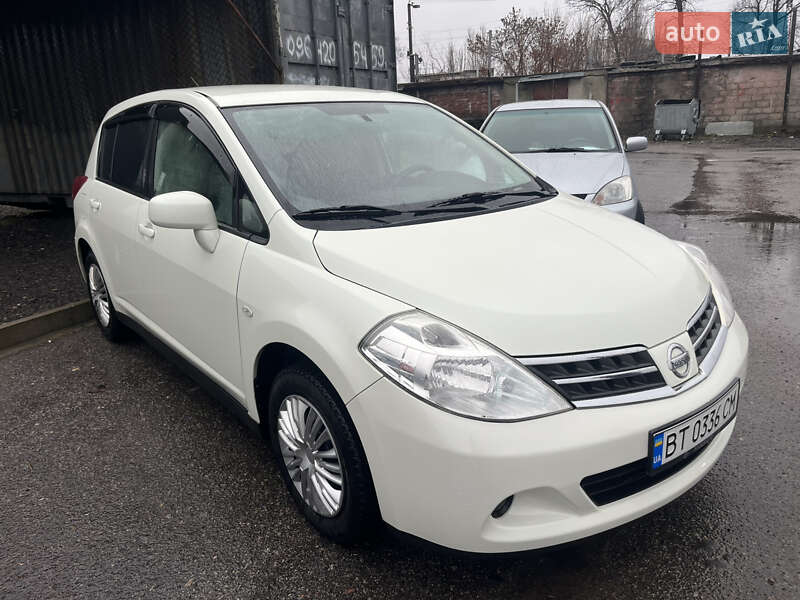 Хэтчбек Nissan TIIDA 2010 в Белой Церкви
