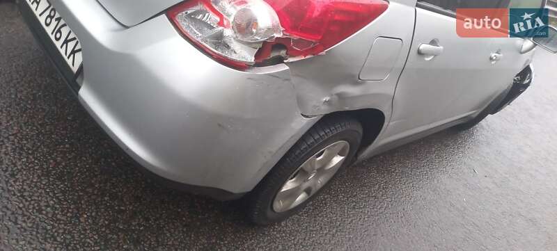 Хэтчбек Nissan TIIDA 2012 в Киеве