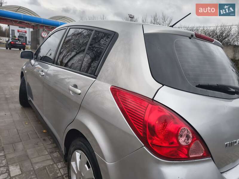 Хэтчбек Nissan TIIDA 2008 в Тернополе