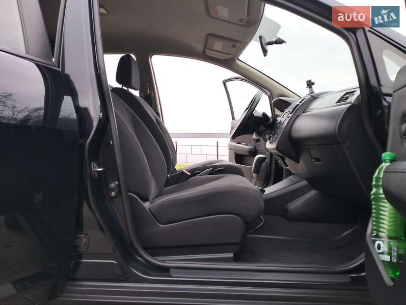 Хэтчбек Nissan TIIDA 2008 в Николаеве