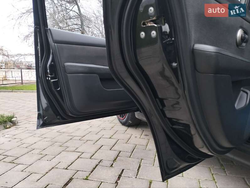 Хэтчбек Nissan TIIDA 2008 в Николаеве