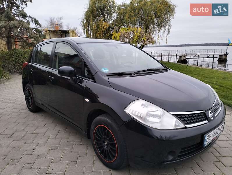 Хэтчбек Nissan TIIDA 2008 в Николаеве