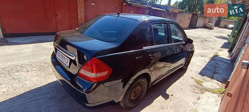 Седан Nissan TIIDA 2007 в Киеве