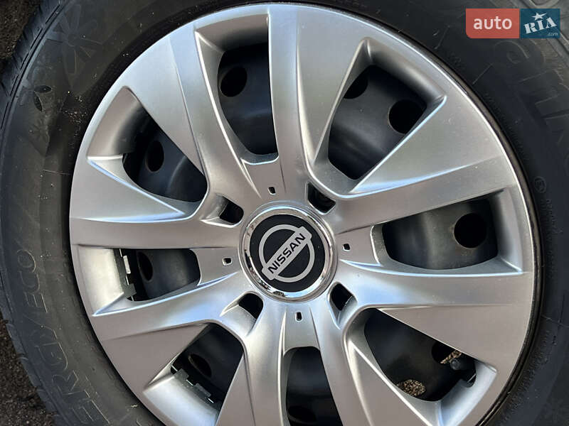 Седан Nissan TIIDA 2010 в Житомире