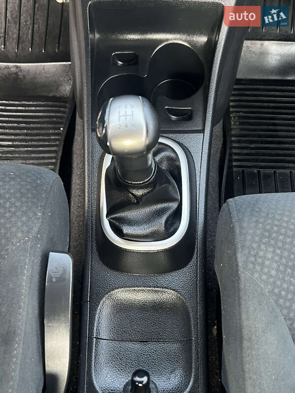 Седан Nissan TIIDA 2010 в Житомире