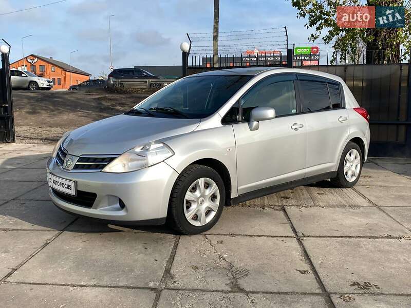 Хэтчбек Nissan TIIDA 2010 в Киеве фото 3 Хэтчбек Nissan TIIDA 2010 в Киеве
