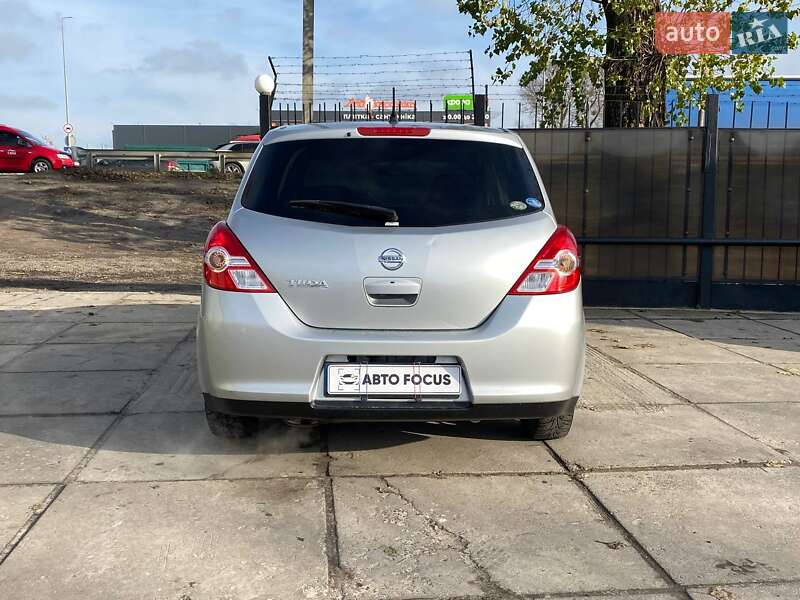 Хэтчбек Nissan TIIDA 2010 в Киеве фото 6 Хэтчбек Nissan TIIDA 2010 в Киеве