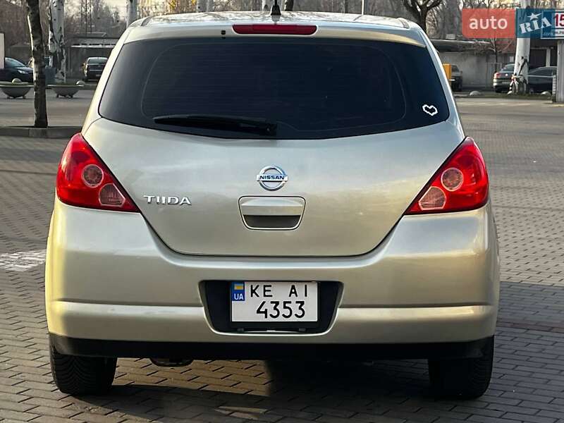 Хэтчбек Nissan TIIDA 2008 в Днепре