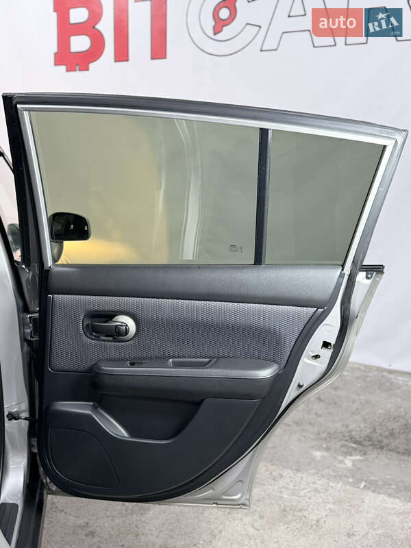 Хэтчбек Nissan TIIDA 2008 в Одессе