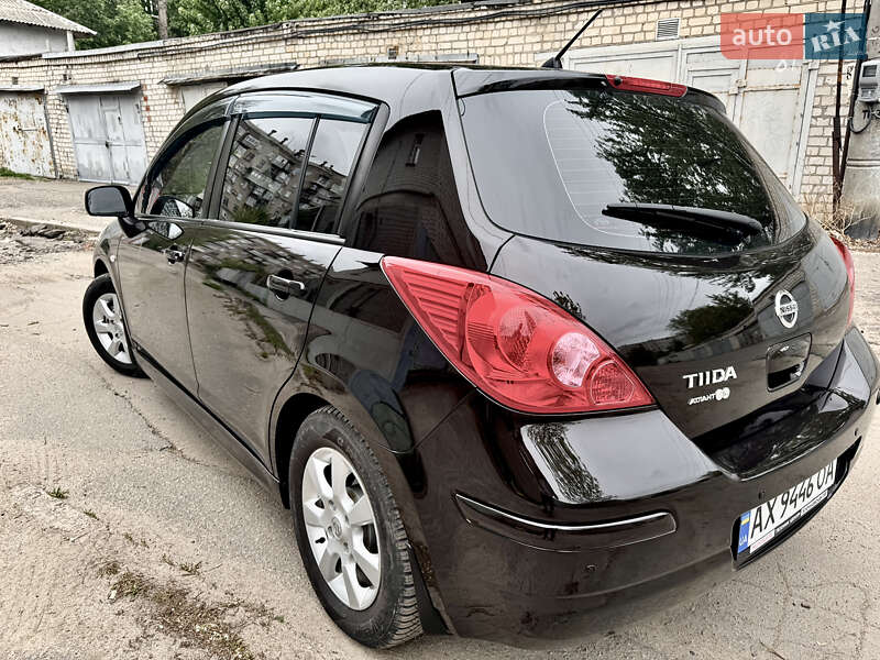 Хэтчбек Nissan TIIDA 2011 в Харькове