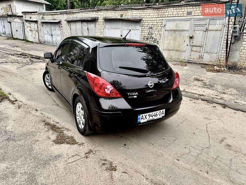 Хэтчбек Nissan TIIDA 2011 в Харькове