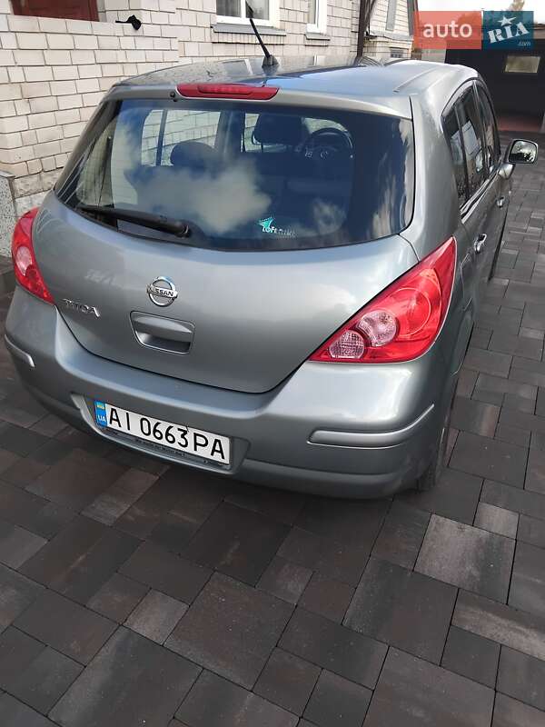 Хэтчбек Nissan TIIDA 2009 в Малине
