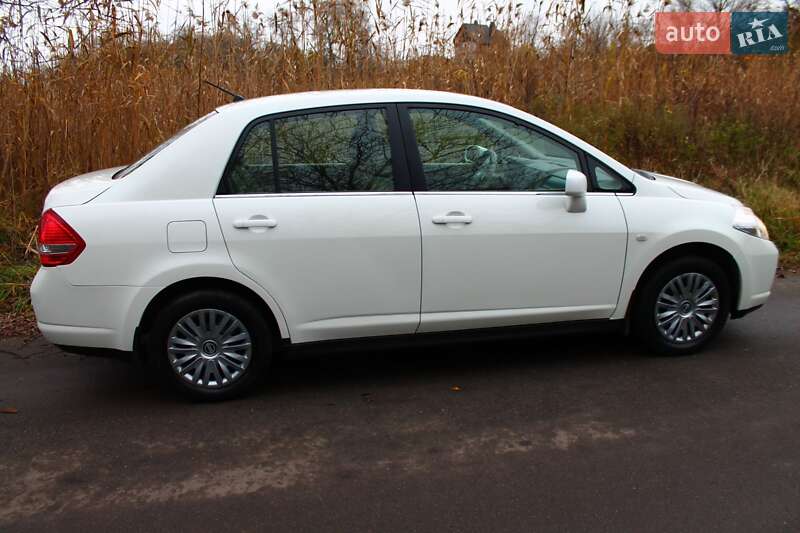 Седан Nissan TIIDA 2007 в Белой Церкви