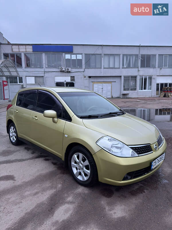 Nissan TIIDA 2007