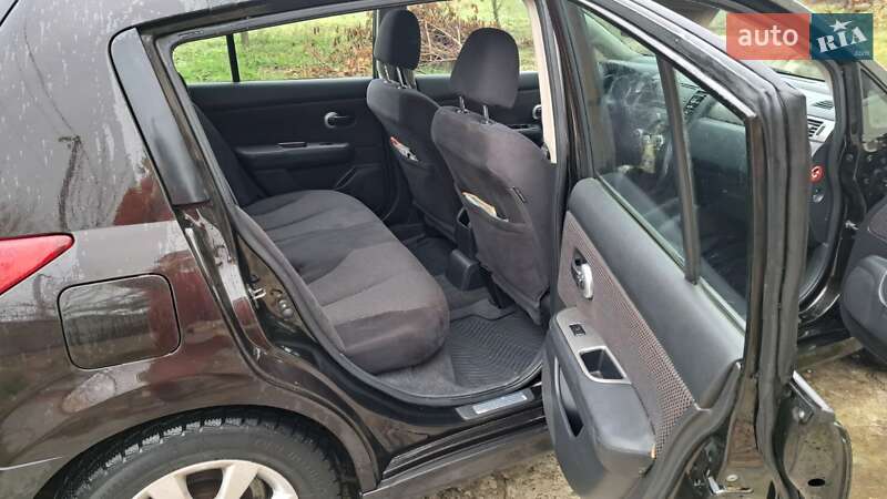 Хэтчбек Nissan TIIDA 2010 в Киеве фото 2 Хэтчбек Nissan TIIDA 2010 в Киеве